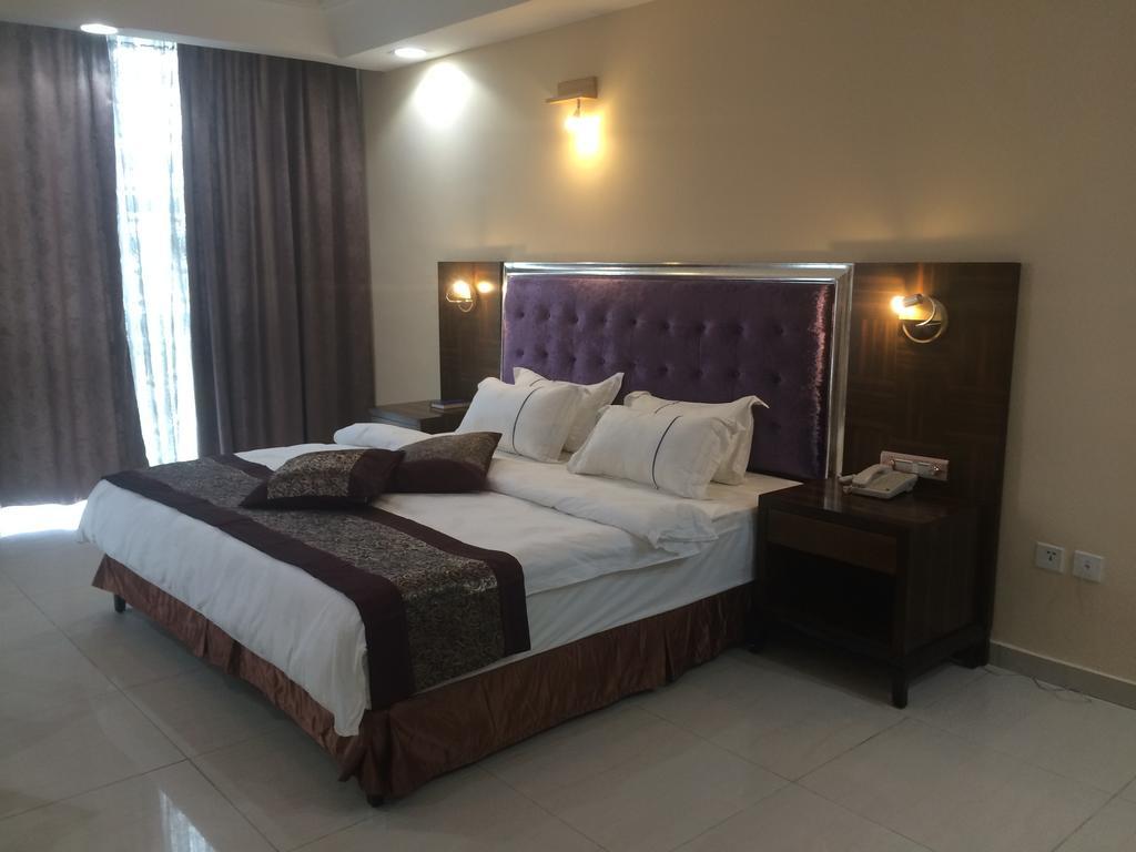 Sun Beach Hotel Cotonou Exterior photo